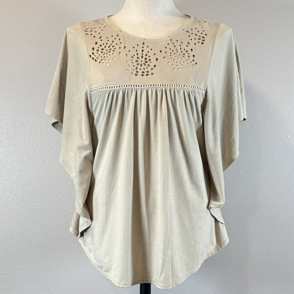Maurices Womens Beige Tan Eyelet Blouse Short Dolman Sleeves Keyhole Size Small